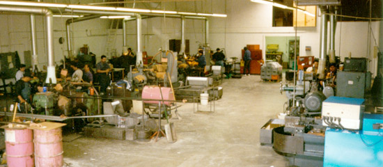 shop.jpg (47607 bytes)